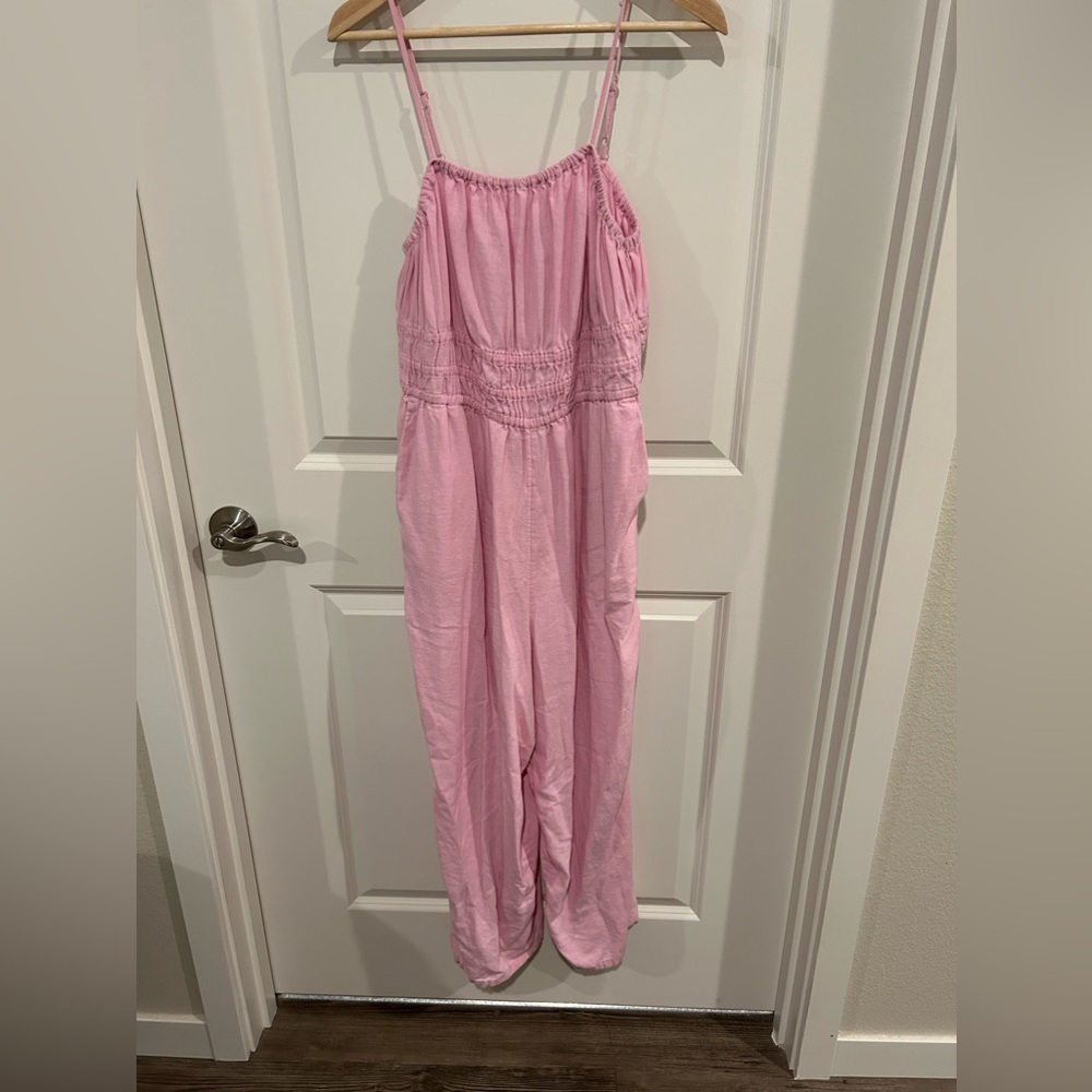 Pink linen romper ready for summer outings! 🩷